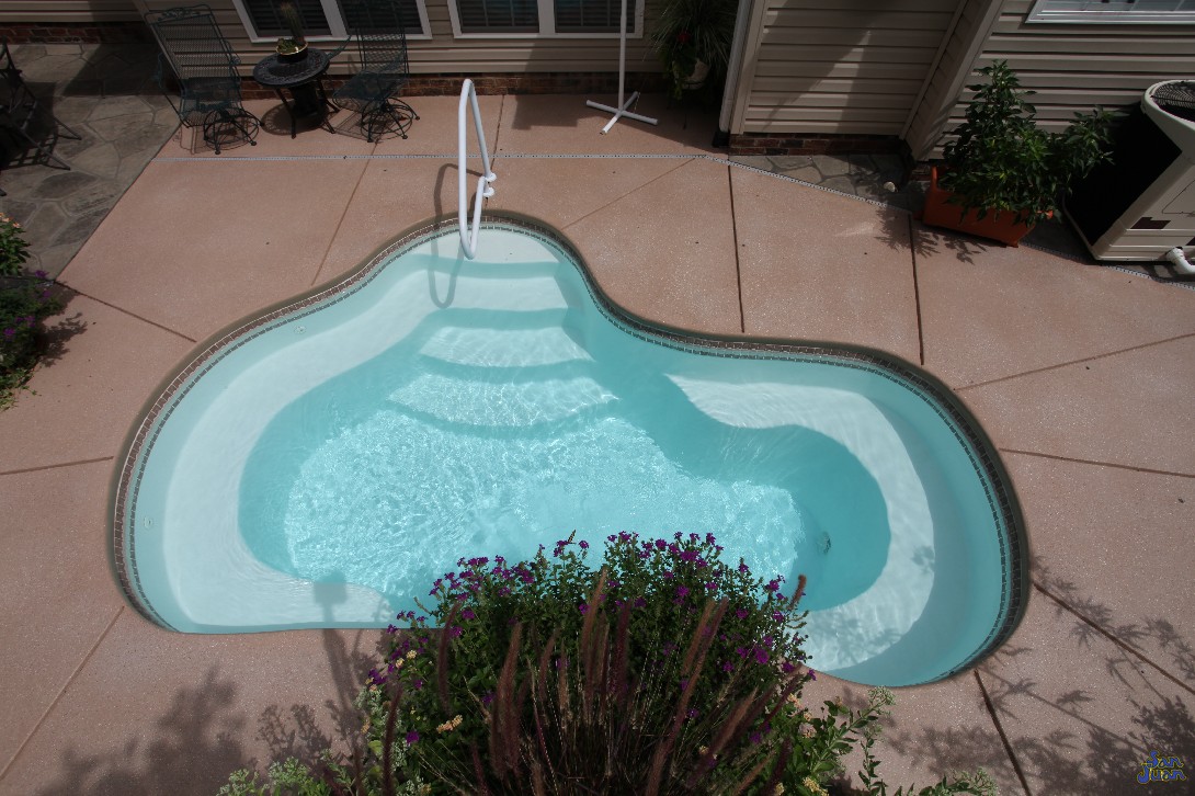 The Crystal Springs is a petite fiberglass shell that can operate either as a fiberglass pool or spa. Therefore, this free form shape can be referred to as a hybrid model. For those who refer to utilize their backyards for relaxation and soaking, the Crystal Springs is the perfection option!