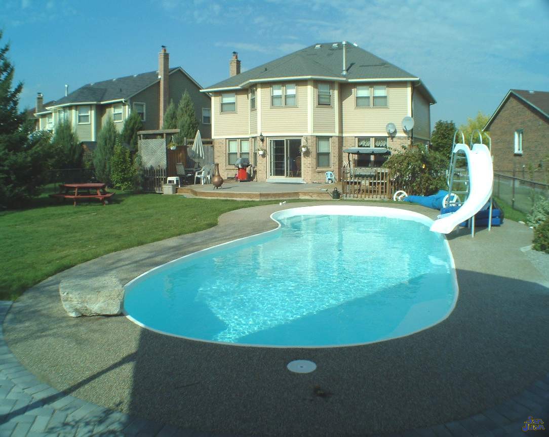 The Manatee Deep is a stunning kidney-shaped fiberglass swimming pool. This beautiful pool includes an 8' deep end and is based on it's little sister: The Manatee Shallow. You'll love the compact 32' 10" length which fits perfectly into medium / large sized backyards.