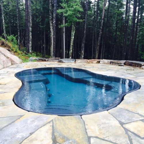 The Sydney Spa is a roomy & free form fiberglass spa with A LOT of bench seating. This fiberglass spa is large enough to hold up to 8 bathers at a time. You'll love it's 20' 1" length & flat bottom design!
