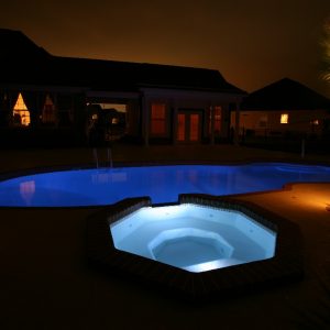 The Grande Spa is a captivating fiberglass spa able to hold up to 8 bathers at a time. Designed with an interesting shape that entertains the eye, the Grande Spa is the perfect addition to any of our fiberglass pool designs!