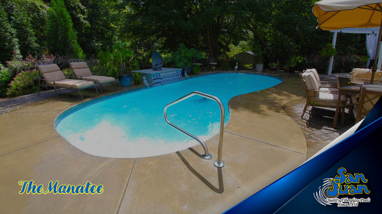 The Manatee Deep – A Kidney Shaped Fiberglass Pool with a 8′ Deep End