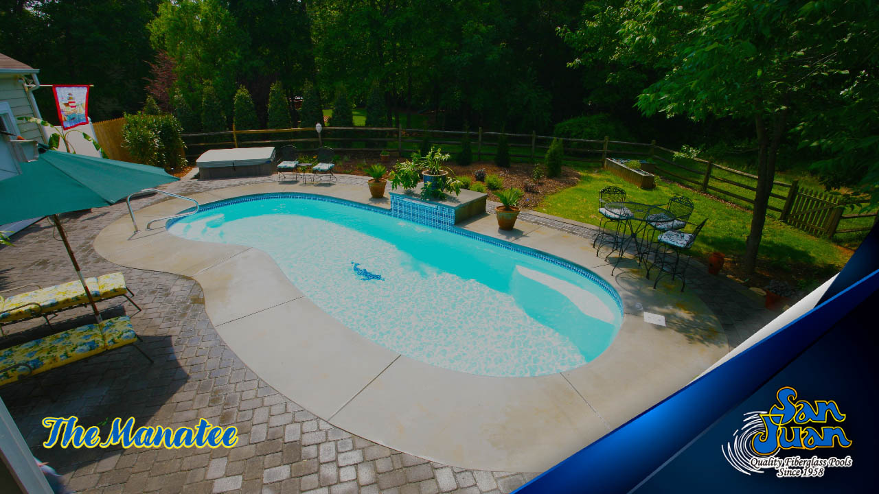 The Manatee Deep – A Kidney Shaped Fiberglass Pool with a 8′ Deep End