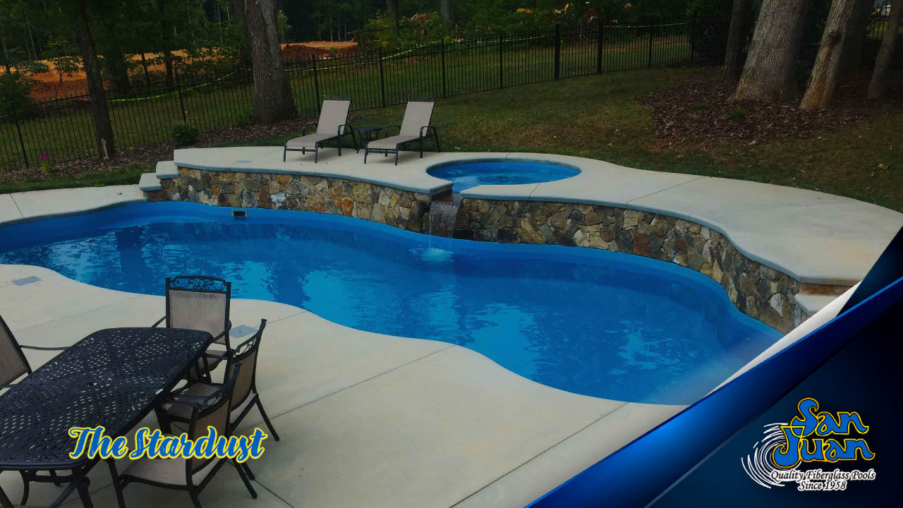 The Stardust is a beautiful free-form fiberglass swimming pool.