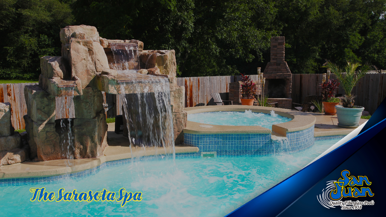 The Sarasota Spa – A Round Fiberglass Spa with an Optional Spillover Effect